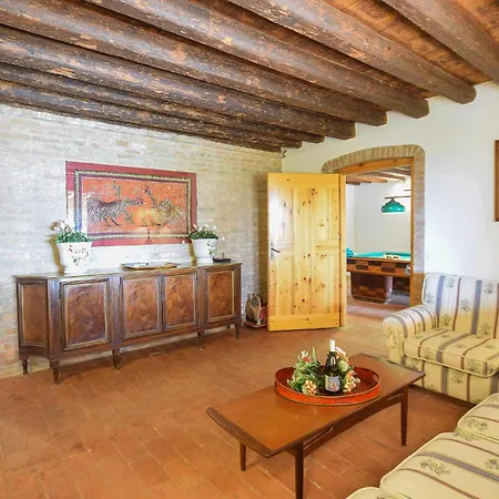 Pet Friendly In With Kitchen Holiday home